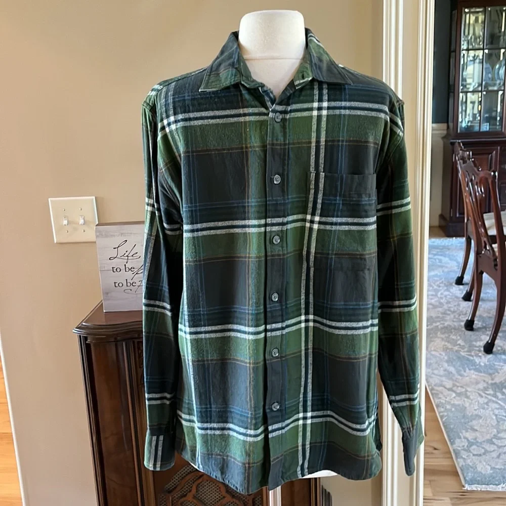 Eddie Bauer Soft Flannel Button Down Front Green Plaid Mens Medium Shirt